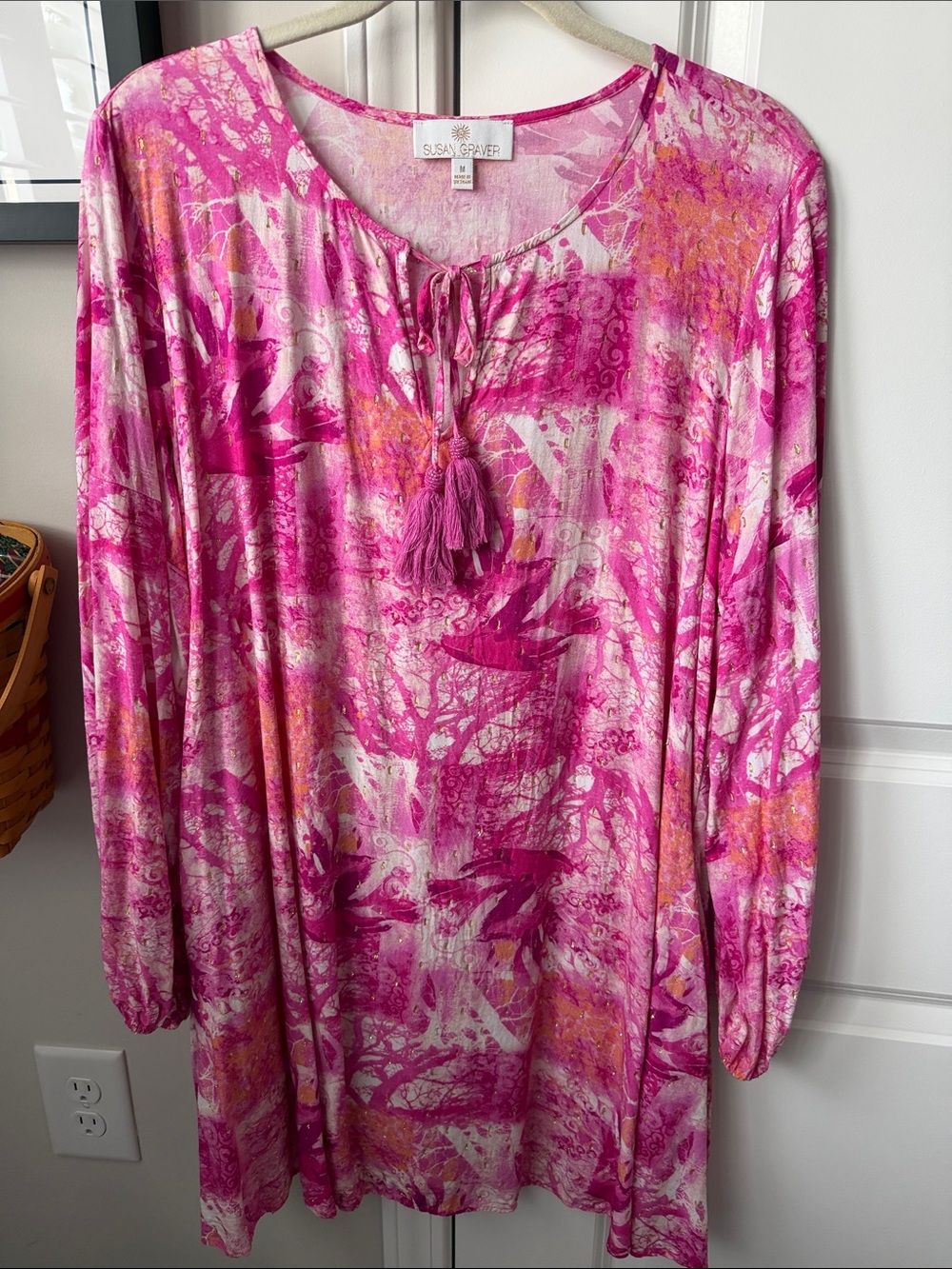 Susan Graver Boho FuchsiaTie-Neck short dress with Gold Accents size medium
